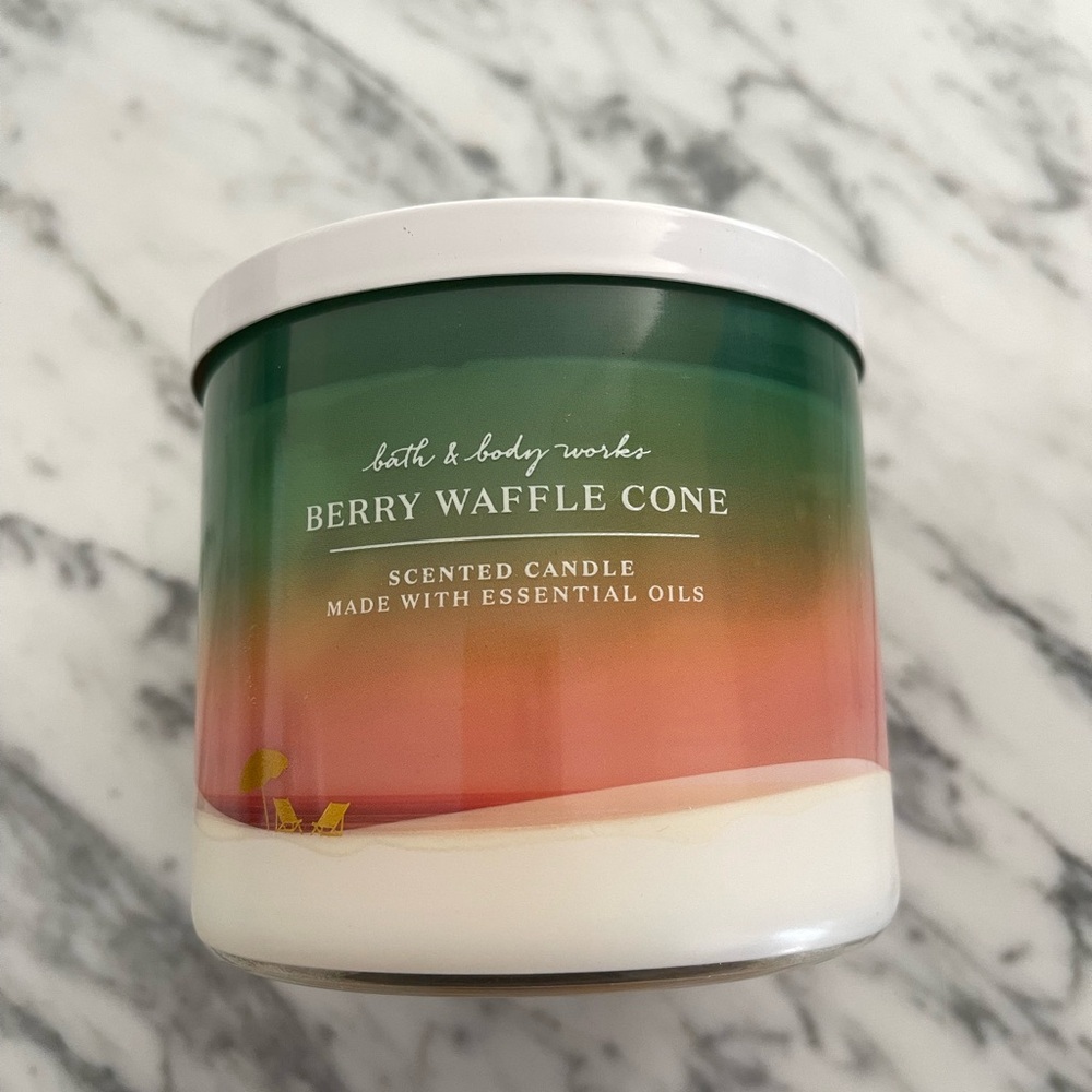 Bath & Body Works Berry Waffle Cone Candle